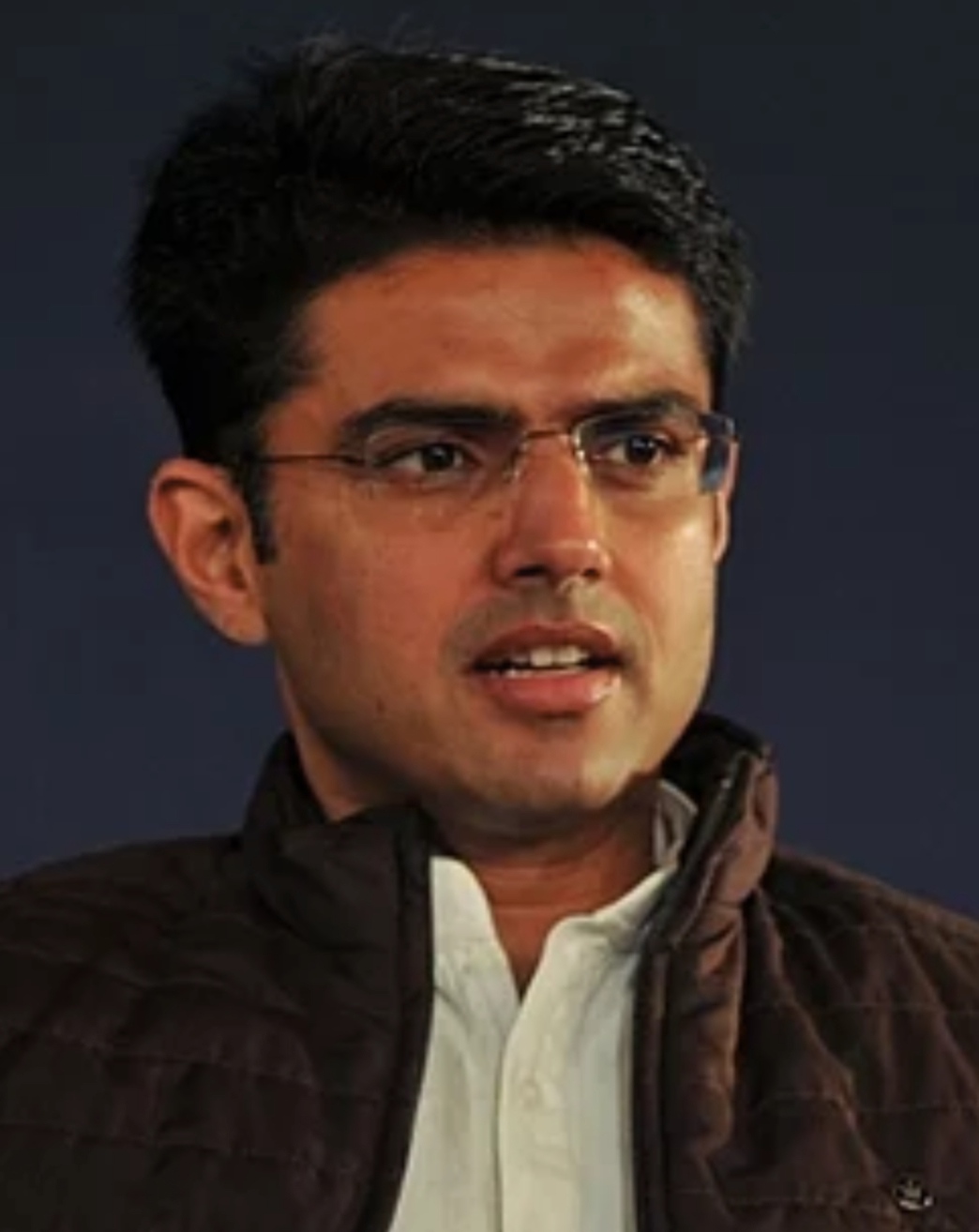 कांग्रेस हाईकमान ने सचिन पायलट को उप मुख्यमंत्री व अध्यक्ष पद से हटाया। पायलट समर्थक तीन मंत्री भी हटाये।